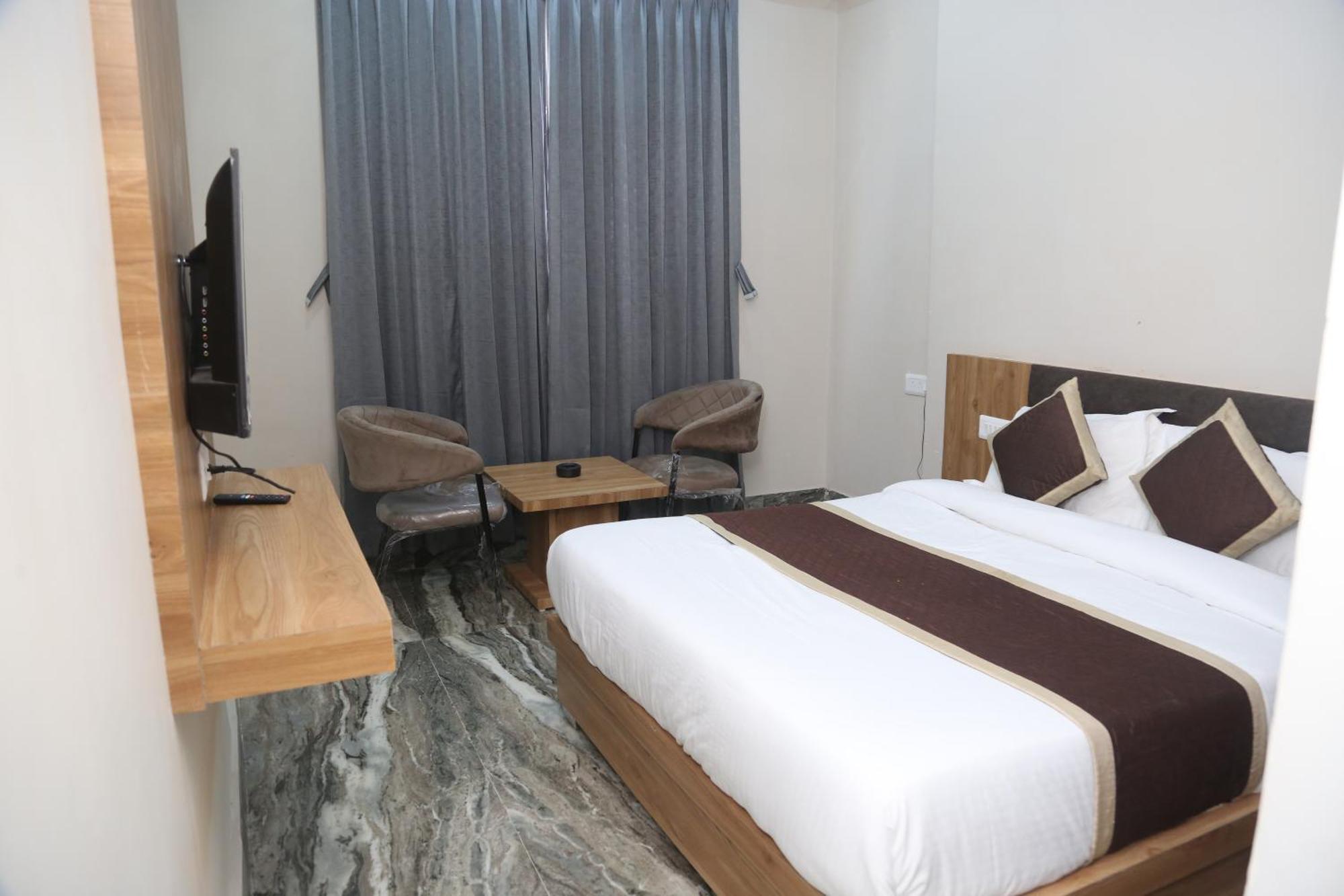 Hotel Kirti Plaza Chittorgarh Exterior photo